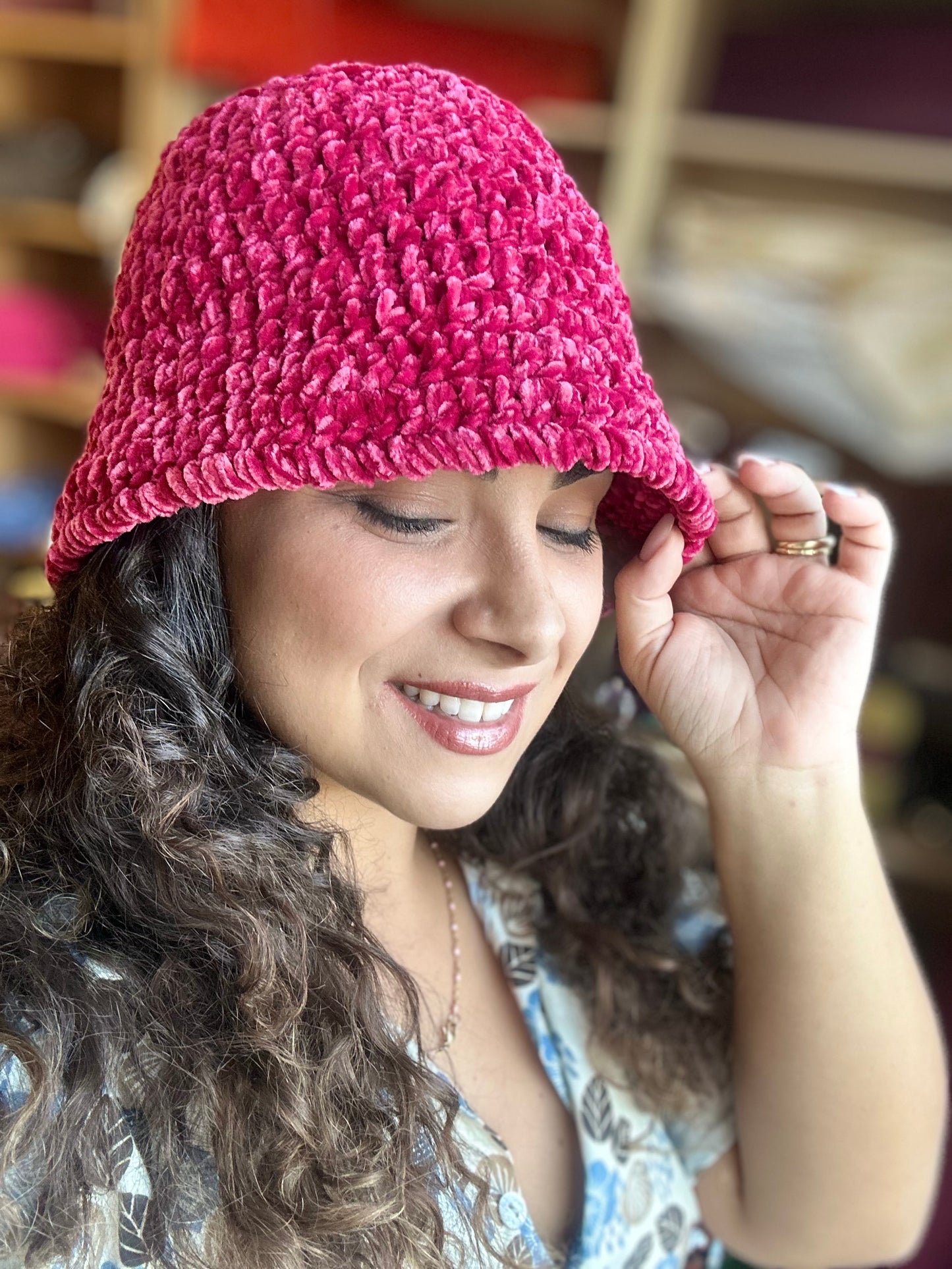 Cappellino realizzato a mano ad uncinetto